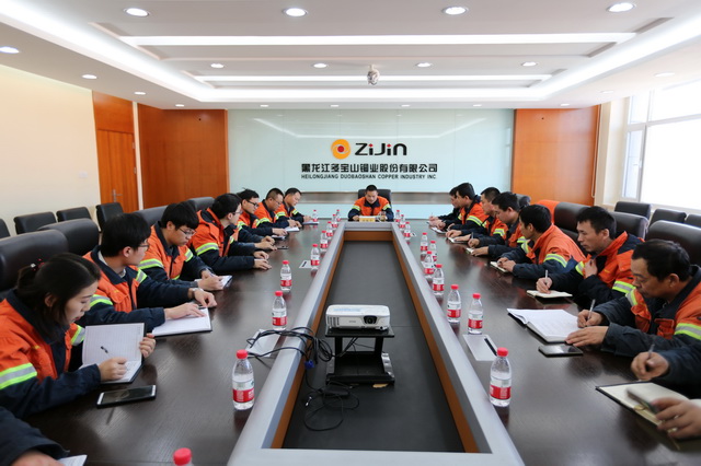 不負(fù)韶華 敢挑重?fù)?dān)做貢獻(xiàn) 賴桂華主持召開2019年新晉升管理干部座談會(huì)-640.JPG