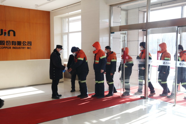 堅守崗位　全員戰(zhàn)疫 (4)640.JPG